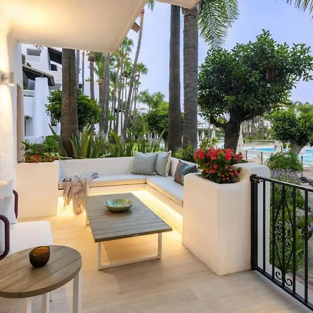 New With 3 Bdr In Apartment *